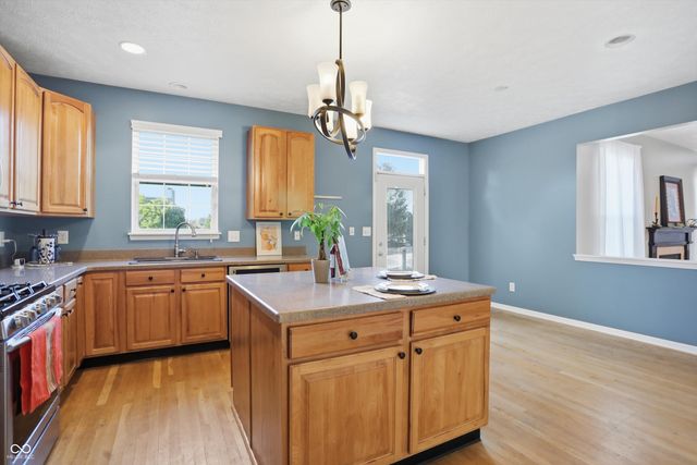 4499 Diamond Ridge, Greenwood, IN 46143