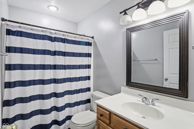 4499 Diamond Ridge, Greenwood, IN 46143