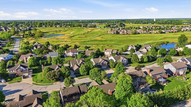 4499 Diamond Ridge, Greenwood, IN 46143