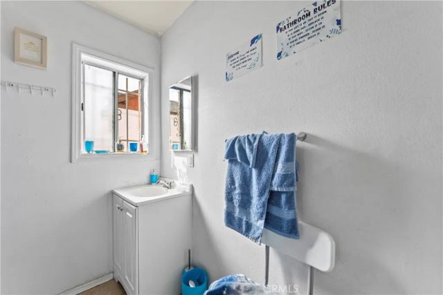 7705 S Vermont Avenue, Los Angeles, CA 90044