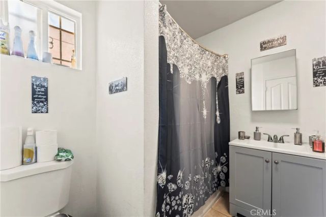 7705 S Vermont Avenue, Los Angeles, CA 90044