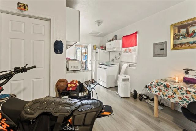 7705 S Vermont Avenue, Los Angeles, CA 90044