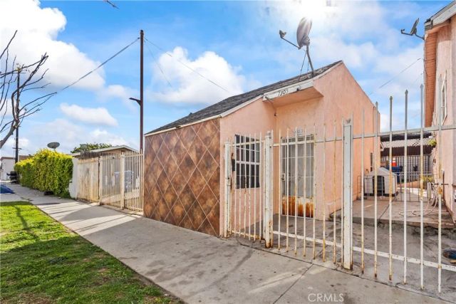 7705 S Vermont Avenue, Los Angeles, CA 90044