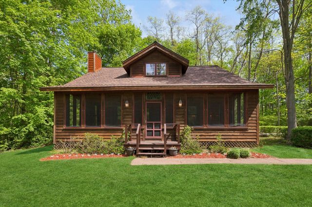 58 Lincoln Avenue, Casco Twp, MI 49090