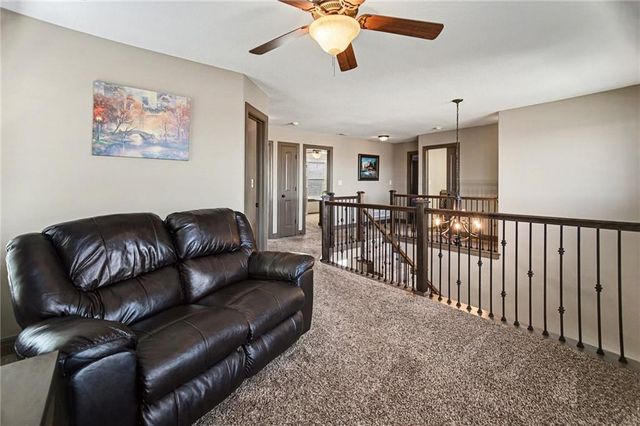 1058 SW Conch Way, Lee's Summit, MO 64064