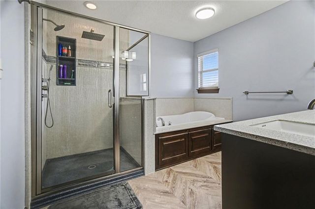 1058 SW Conch Way, Lee's Summit, MO 64064