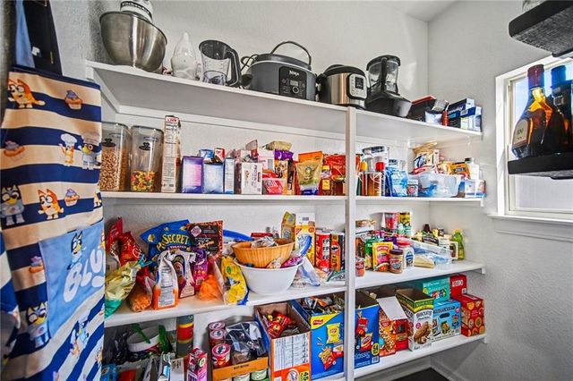 1058 SW Conch Way, Lee's Summit, MO 64064