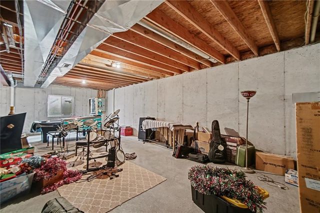 1058 SW Conch Way, Lee's Summit, MO 64064