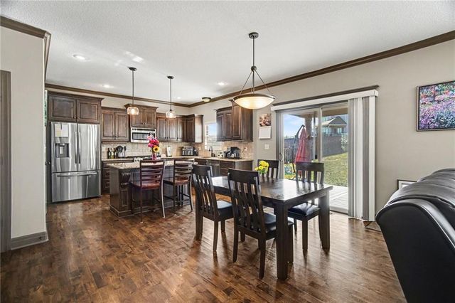 1058 SW Conch Way, Lee's Summit, MO 64064