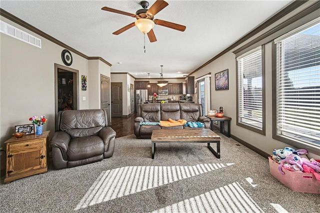 1058 SW Conch Way, Lee's Summit, MO 64064