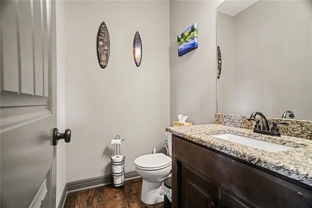 1058 SW Conch Way, Lee's Summit, MO 64064