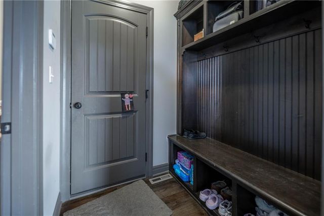 1058 SW Conch Way, Lee's Summit, MO 64064