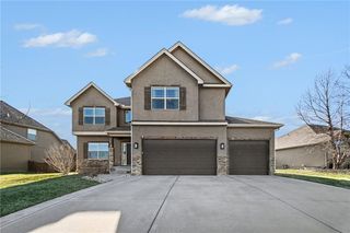 1058 SW Conch Way, Lee's Summit, MO 64064