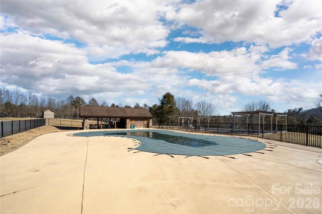2310 Golf Club Court, Hendersonville, NC 28739
