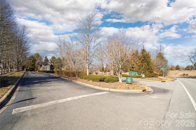 2310 Golf Club Court, Hendersonville, NC 28739