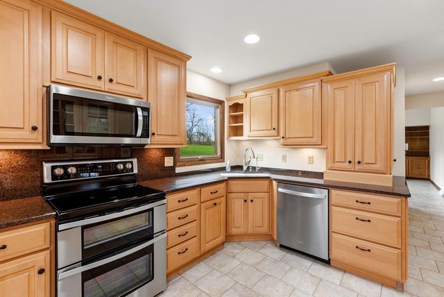 W153N9830 Neptune DRIVE, Germantown, WI 53022
