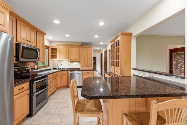 W153N9830 Neptune DRIVE, Germantown, WI 53022