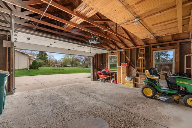 W153N9830 Neptune DRIVE, Germantown, WI 53022