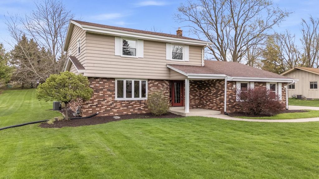 W153N9830 Neptune DRIVE, Germantown, WI 53022