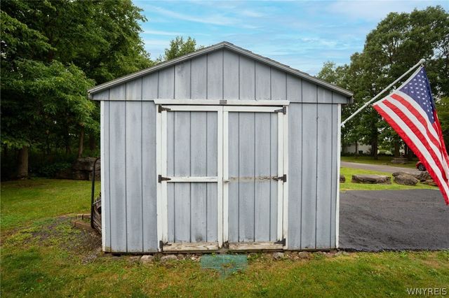 9791 Limehouse Drive, Clarence, NY 14031