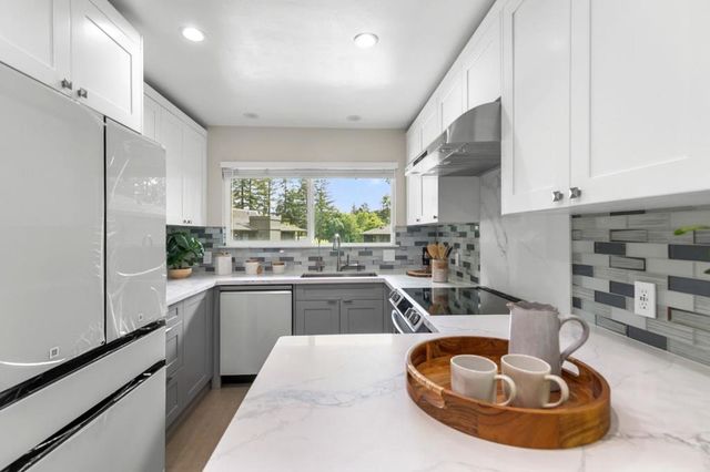 14351 Saratoga Avenue B, Saratoga, CA 95070