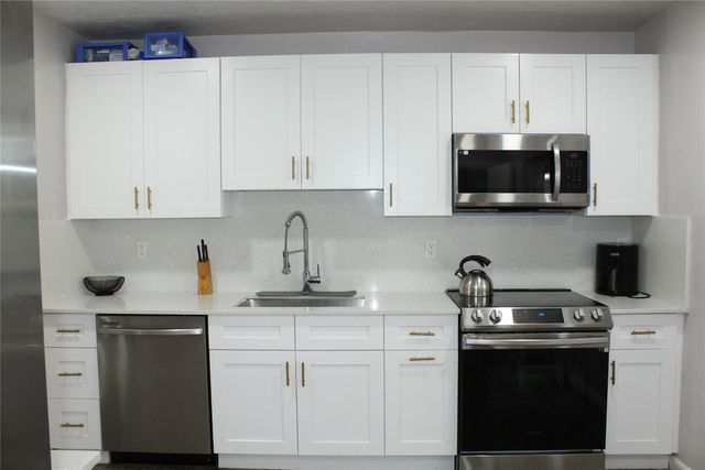 5971 NE 5th Terrace, Fort Lauderdale, FL 33334