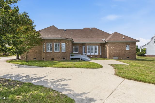 6301 Waters Edge Drive, Rocky Mount, NC 27803