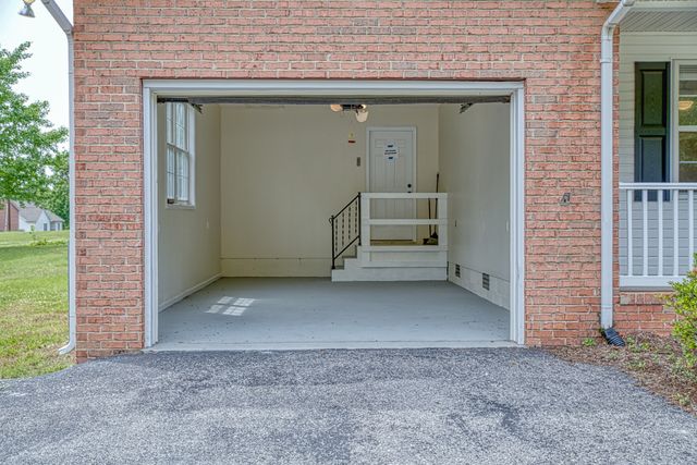 45 S Old Kentucky Rd, Cookeville, TN 38501