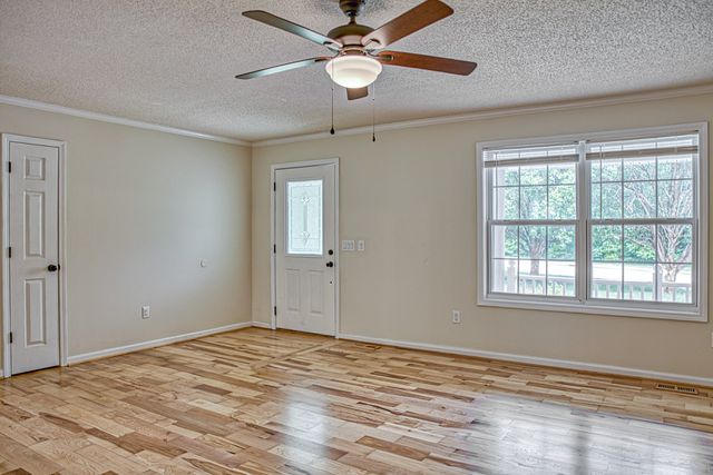 45 S Old Kentucky Rd, Cookeville, TN 38501