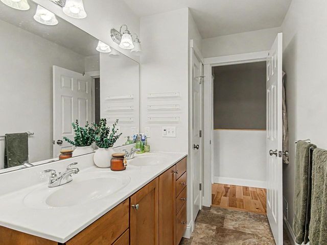 123 South Jefferson Road, South Burlington, VT 05403