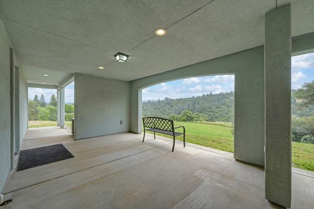 7357 Ridge Rd, Newcastle, CA 95658