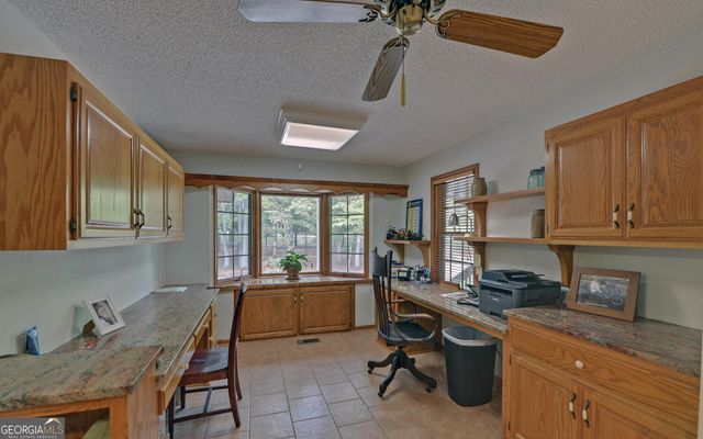 396 Greenleaf Drive, Lavonia, GA 30553