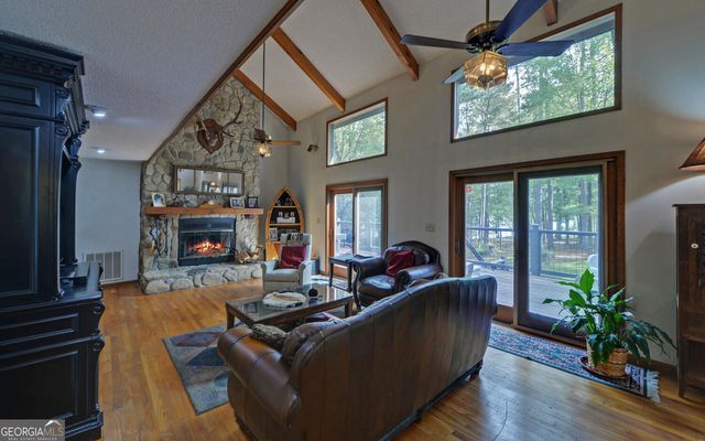 396 Greenleaf Drive, Lavonia, GA 30553