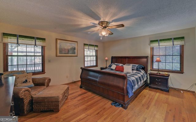 396 Greenleaf Drive, Lavonia, GA 30553