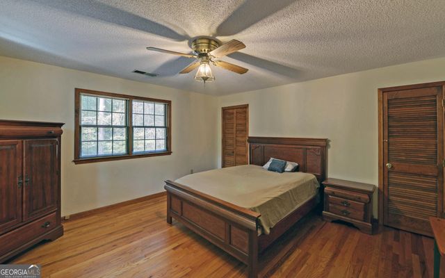 396 Greenleaf Drive, Lavonia, GA 30553