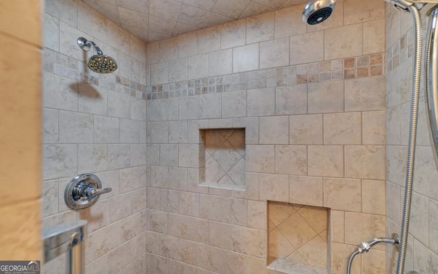 396 Greenleaf Drive, Lavonia, GA 30553