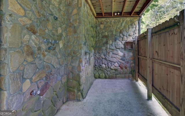 396 Greenleaf Drive, Lavonia, GA 30553