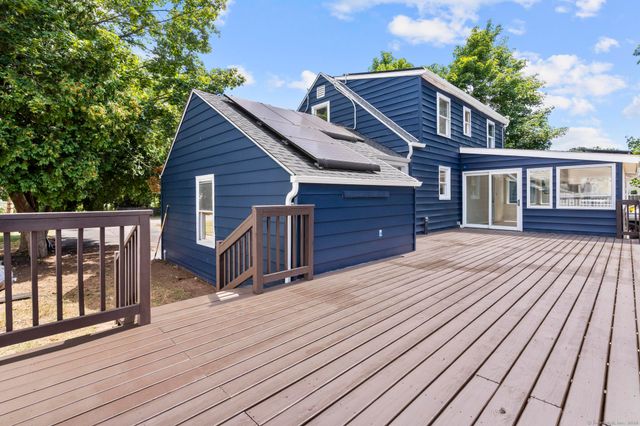 16 Samoset Avenue, North Haven, CT 06473