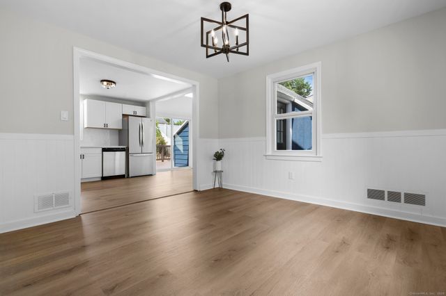 16 Samoset Avenue, North Haven, CT 06473
