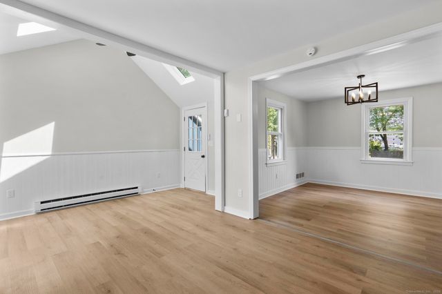 16 Samoset Avenue, North Haven, CT 06473