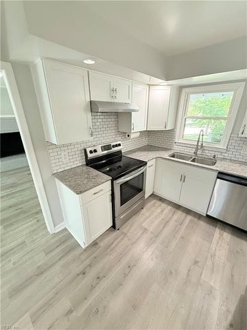 713 Churchill DR, Virginia Beach, VA 23464