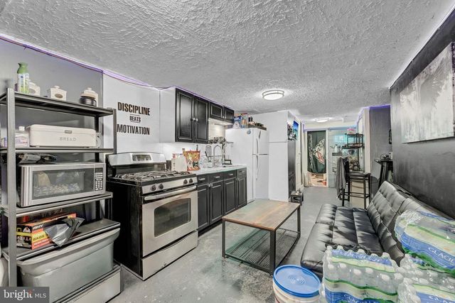 3935 N 8TH ST, Philadelphia, PA 19140