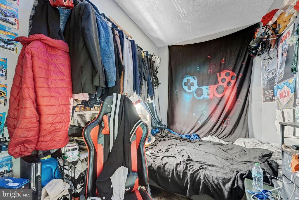 Image 12 of property listing at 3935 N 8TH ST, Philadelphia, PA 19140