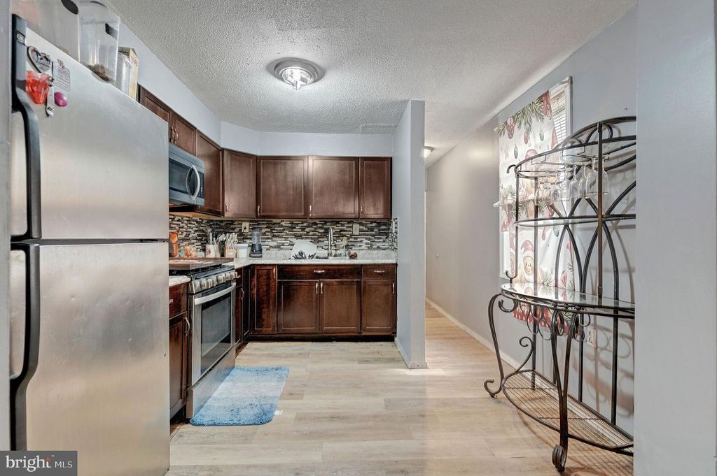 Image 16 of property listing at 3935 N 8TH ST, Philadelphia, PA 19140