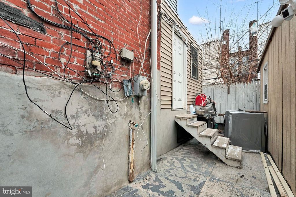 Image 29 of property listing at 3935 N 8TH ST, Philadelphia, PA 19140