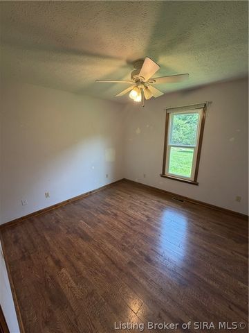 8465 Scottsville Road, Floyds Knobs, IN 47106