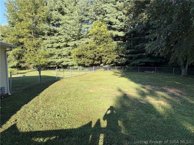 8465 Scottsville Road, Floyds Knobs, IN 47106