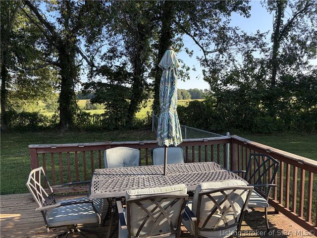 8465 Scottsville Road, Floyds Knobs, IN 47106