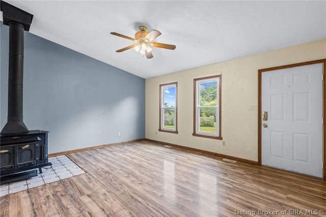 8465 Scottsville Road, Floyds Knobs, IN 47106