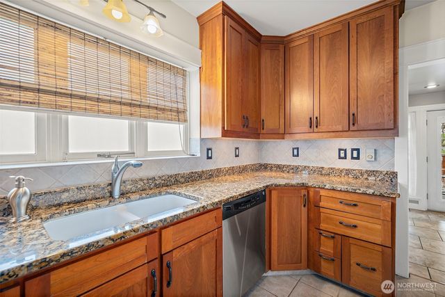 6837 S Thompson Avenue, Tacoma, WA 98408